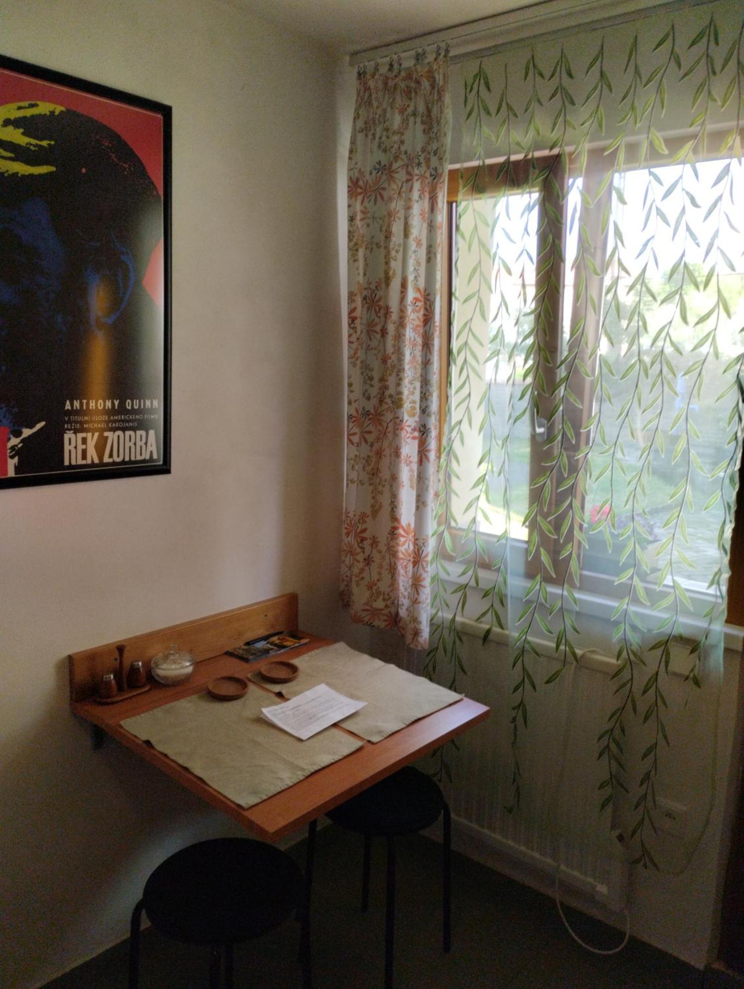 Male Utulne Studio S Koupelnou A Kuchynkou Svinarov Екстериор снимка